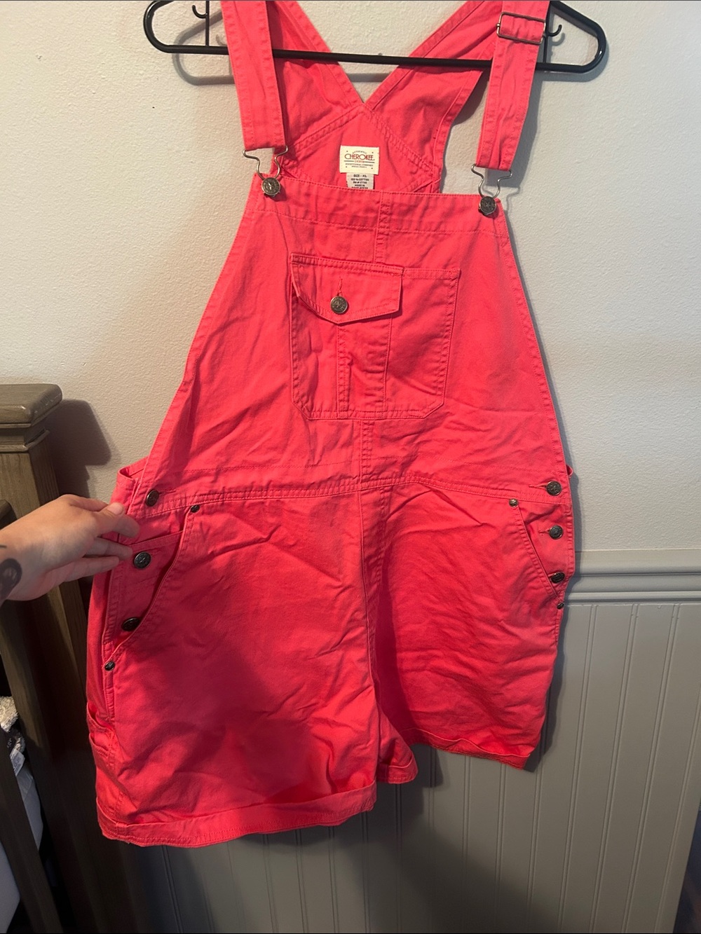 Cherokee Red woman’s Short Overalls - Picture 3 of 4